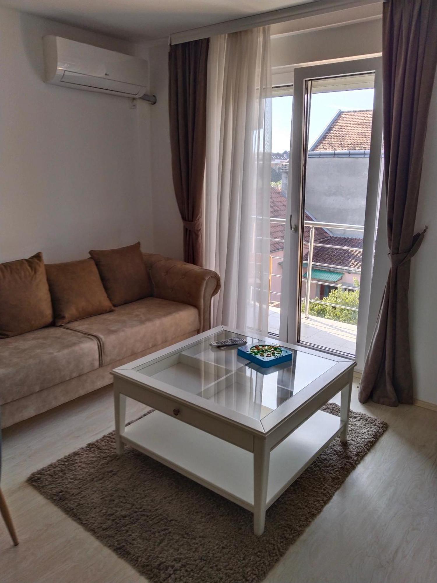 Sandra Apartmani Vrsac Exterior foto